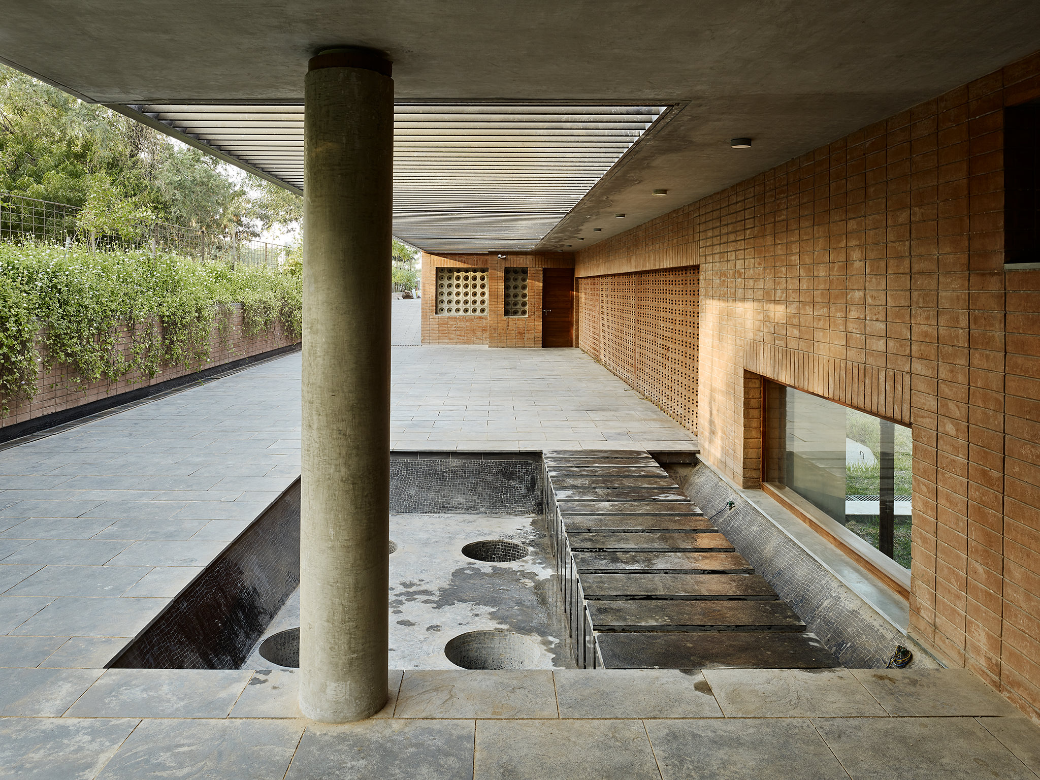 E17623 Alpa 060274 SCREEN 170803